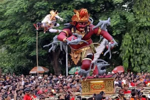 hari raya nyepi pawai ogoh-ogoh